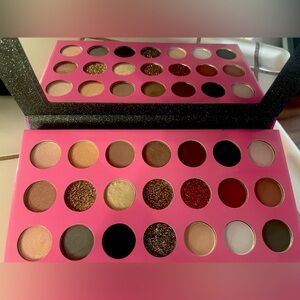 Smokey/Nude eyeshadow pallet bundle